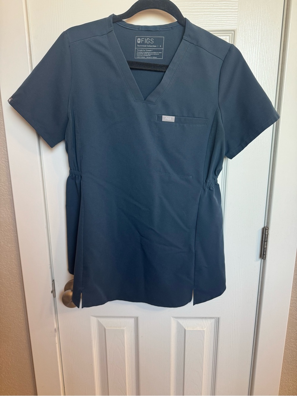 Figs Women's V-Neck Maternity Scrub Top in Navy